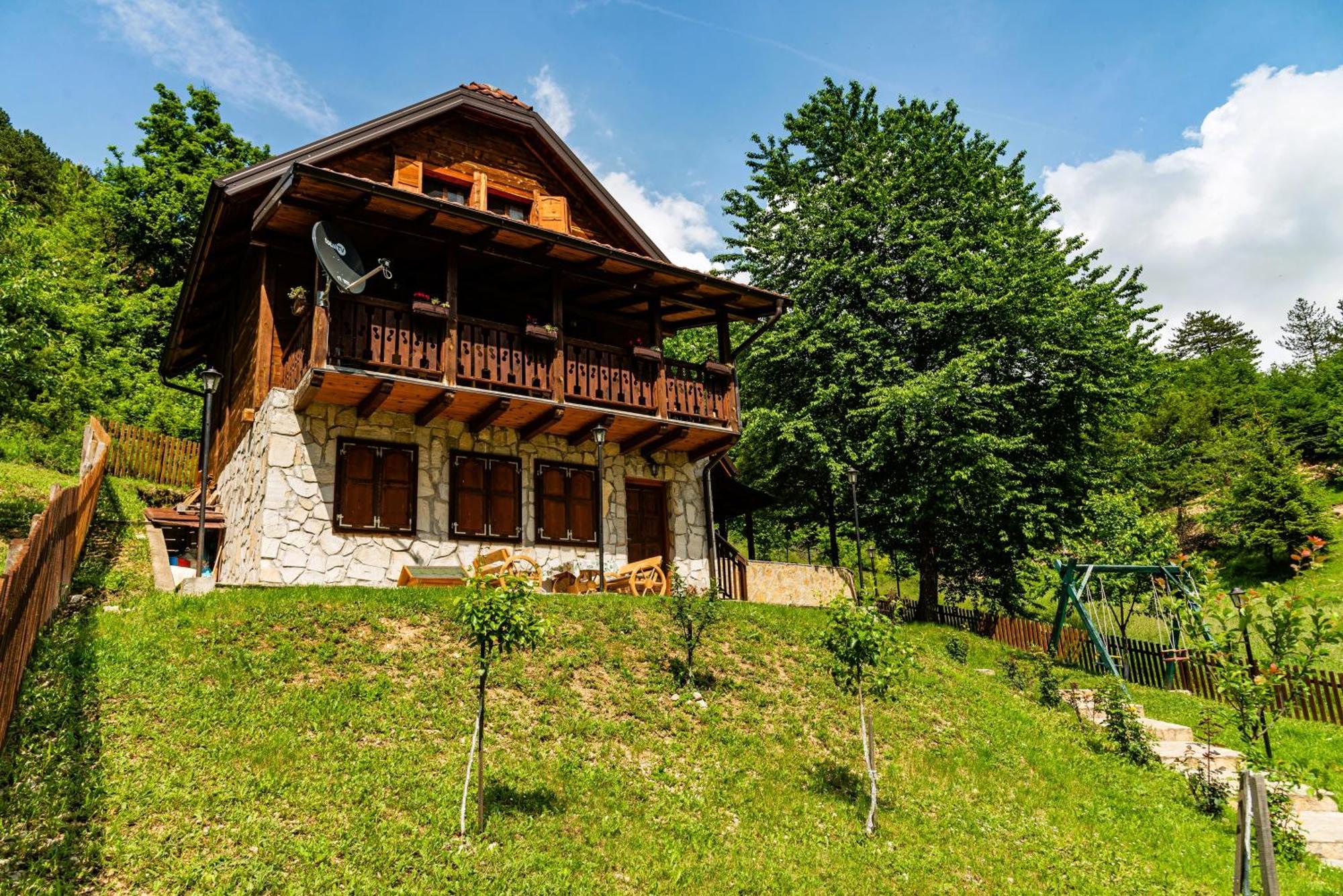 Drvene Kuce Suska - Wooden Houses Suska Zaovine Rom bilde